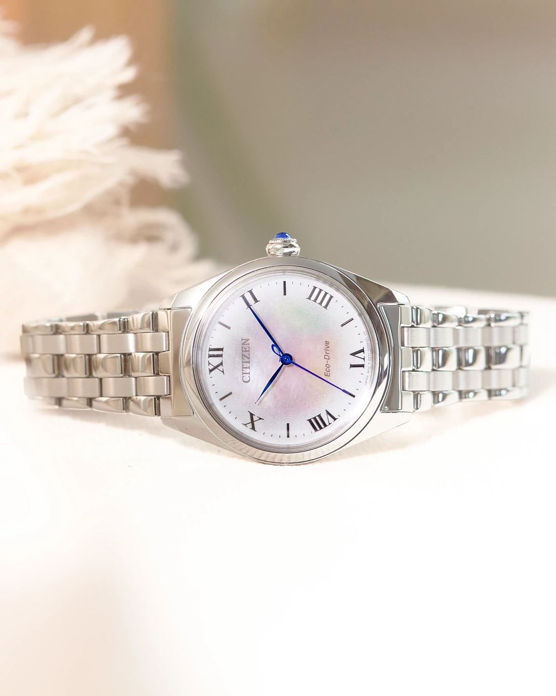 L Classic White, view 5