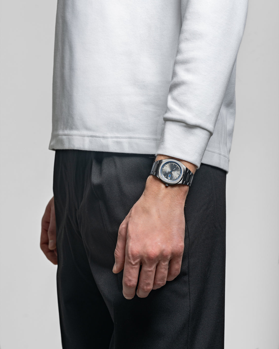 Ultra Thin 1970 Dark Illusion Grey, view 2